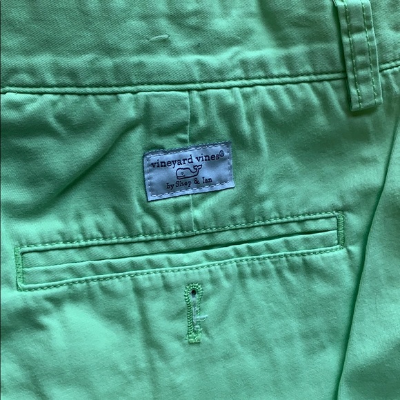 Vineyard vines shorts - Picture 3 of 4